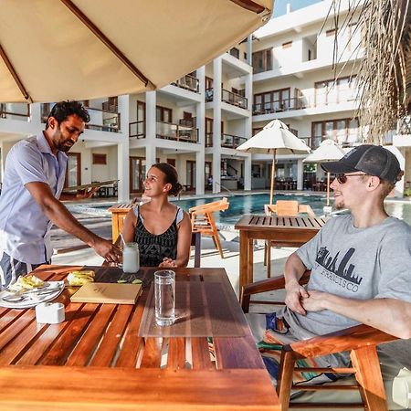 Sapphire Seas Beachfront Hotel Hikkaduwa Exterior foto