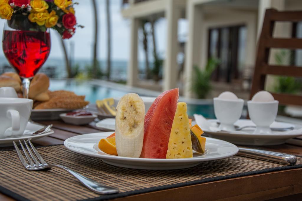 Sapphire Seas Beachfront Hotel Hikkaduwa Exterior foto