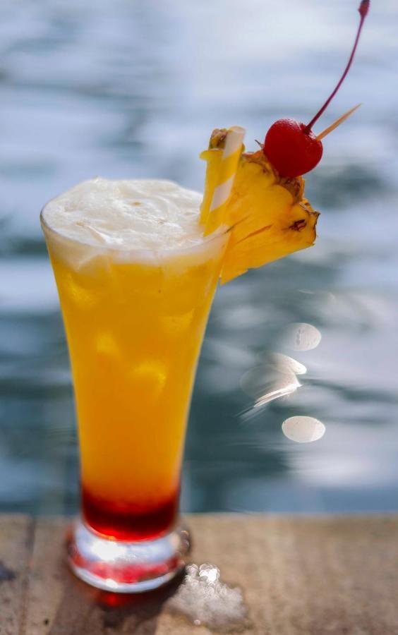 Sapphire Seas Beachfront Hotel Hikkaduwa Exterior foto