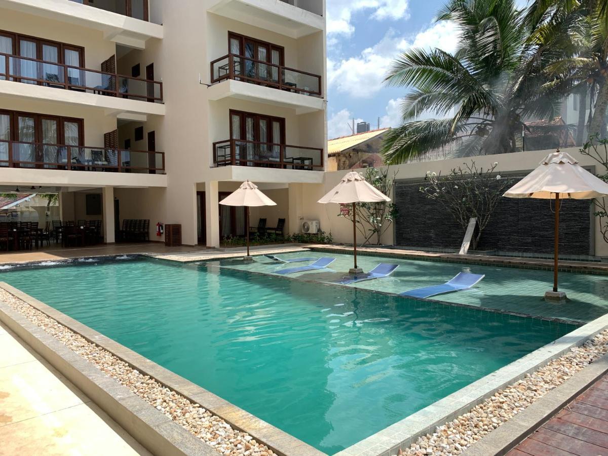 Sapphire Seas Beachfront Hotel Hikkaduwa Exterior foto